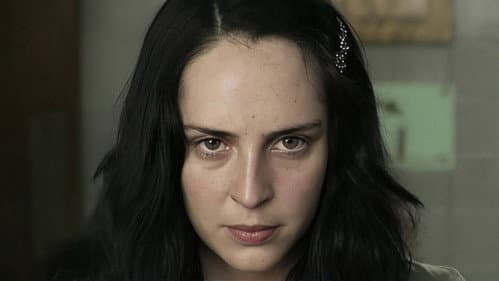 Mónica, Acorralada